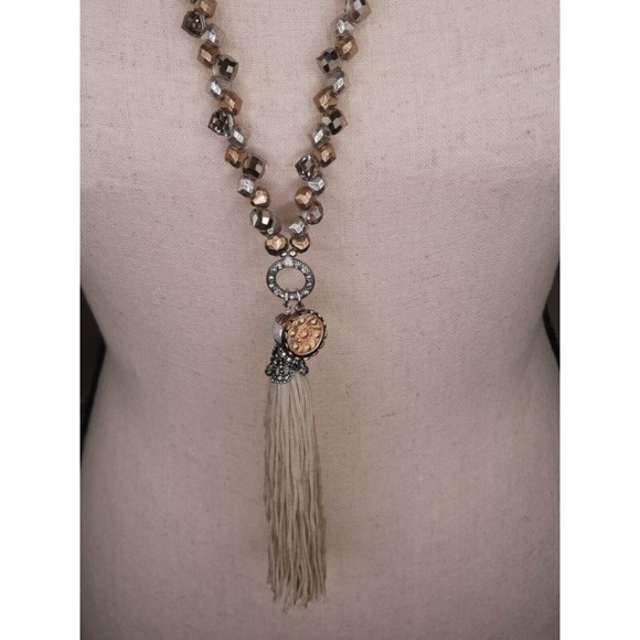 Chicos Tassel Necklace Metal Beads Neutral Tones 21-24" Adjustable $55.50 NEW - Picture 2 of 5